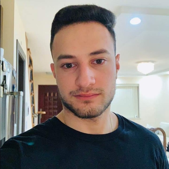Poshmark profile picture for @lukac